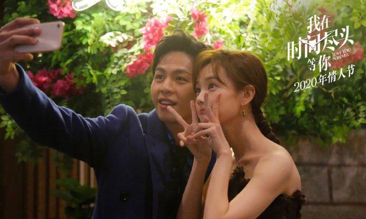75岁港星自爆在内地养情妇,对方小他30岁,妻子已含恨离世